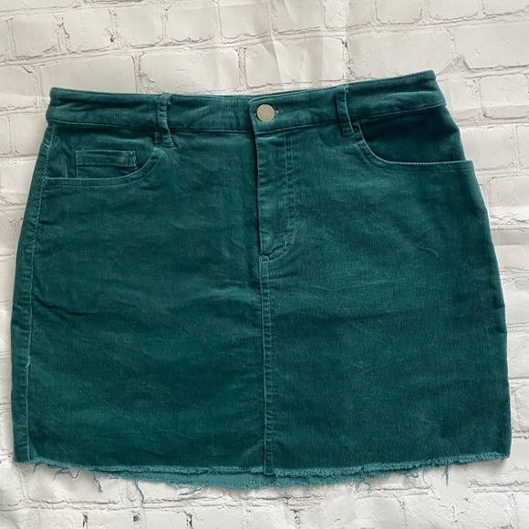 Forever 21 Dresses & Skirts - Forever 21Forest Green Corduroy Mini Skirt With Raw Edge, Size Medium _ no tags-